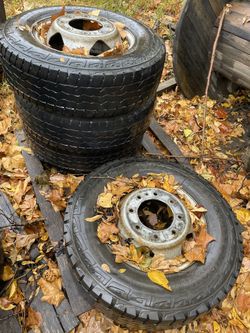 Chevy 3500 Daully Wheels