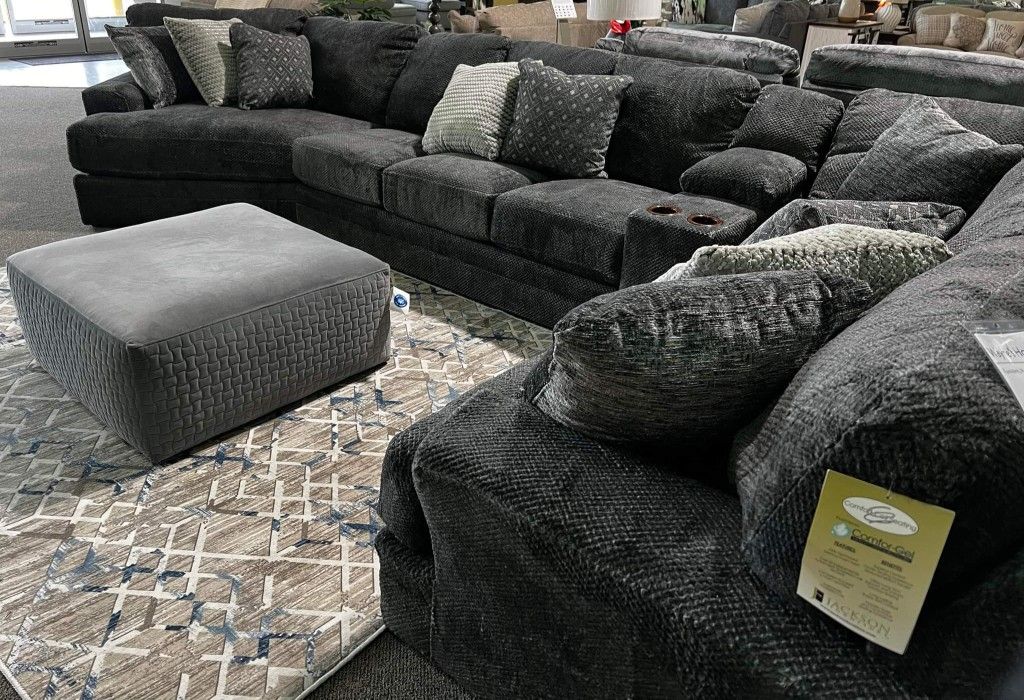 Brand New Gray Smoke Mammoth 4 Pc Sectional With Console/ Living Room