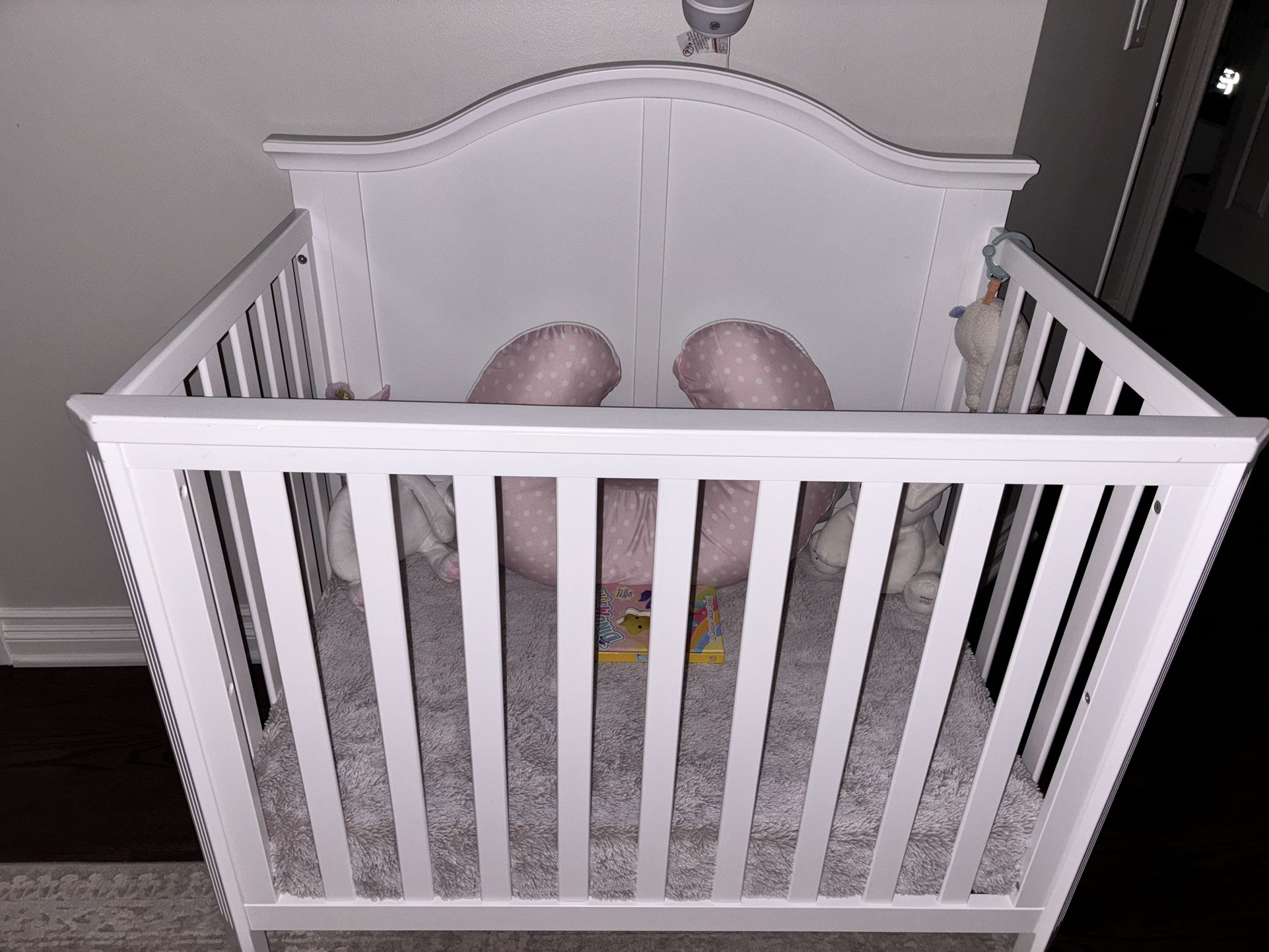 Delta Children Parker Mini Convertible Crib