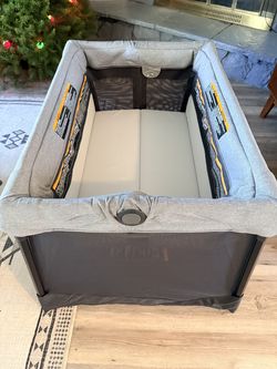 Baby jogger pack and play