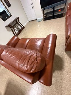 New sofa 🛋️ and dinner table