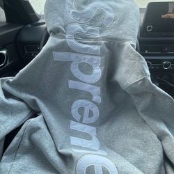 Supreme Sweater (medium) 