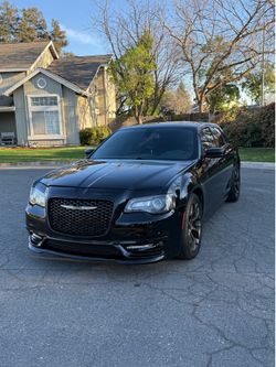 2017 Chrysler 300  V6
