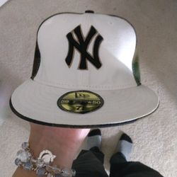 New York Yankees hat
