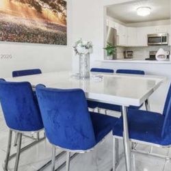 Glossy White And Chrome Extendable Table 