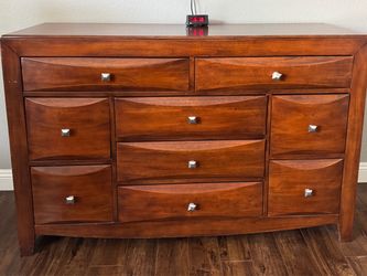 Wood Dresser with 9 Drawers