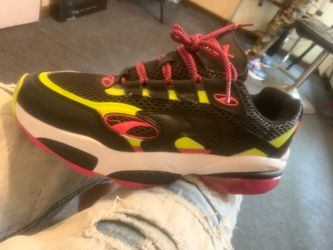 New puma Cell sneakers $60