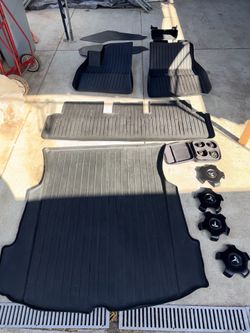 2022 Tesla Model 3 All  Weather Liners and accesories