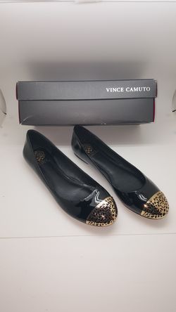 Vince camuto flats excellent condition