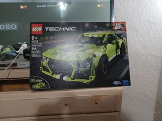 Brand New Lego Technic Set Ford Shelby Mustang GT500