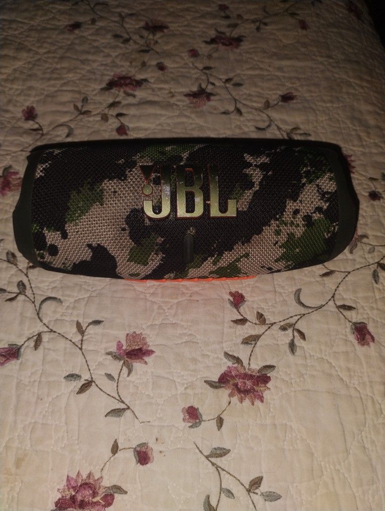 JBL Charge 5 