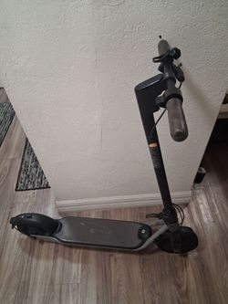 Escooter(ninebot)(broken)(for parts)