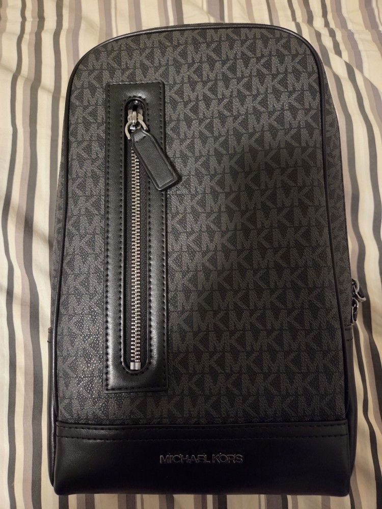 MICHAEL KORS SLING BAG