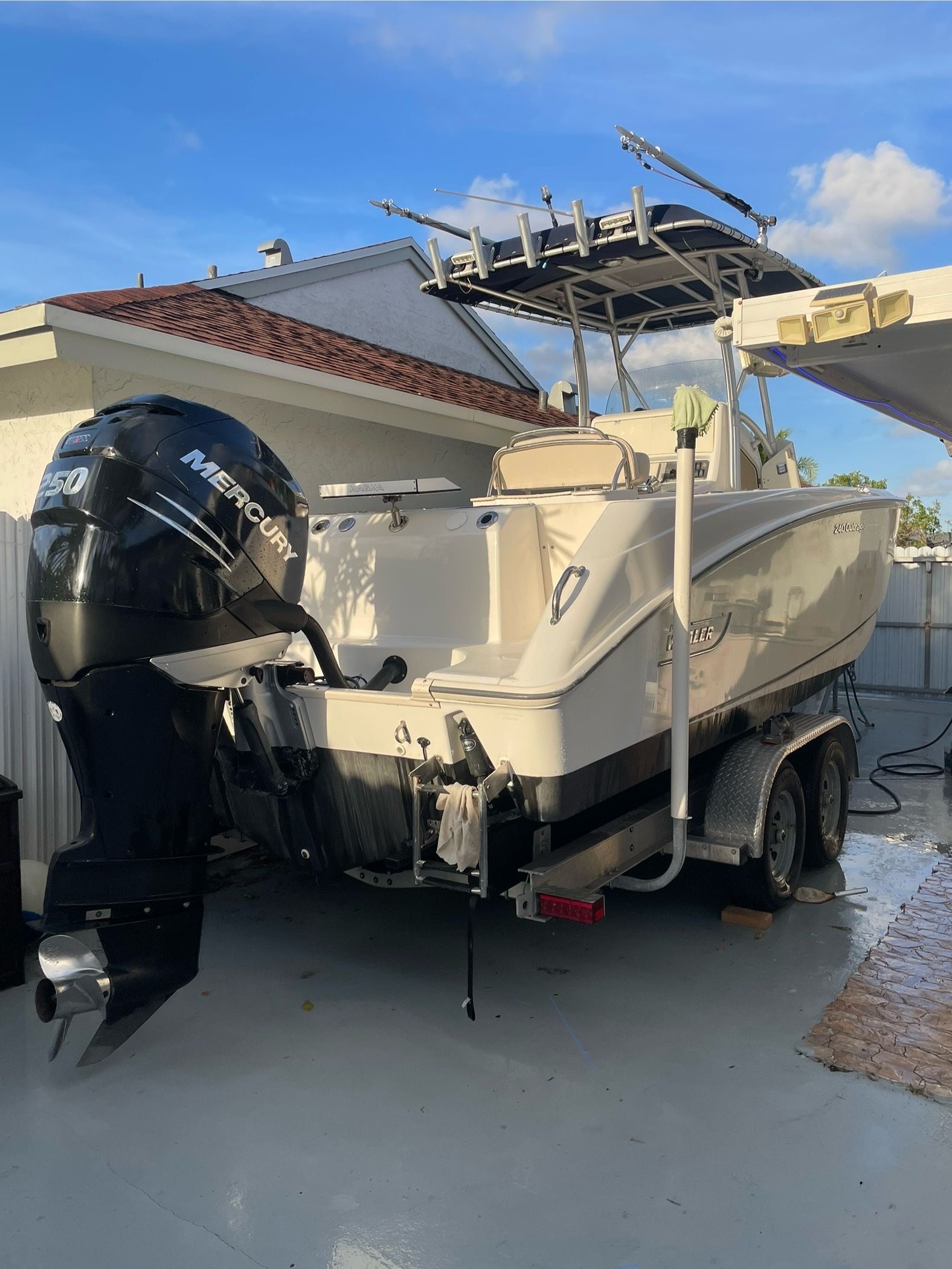 2006 Boston whaler Center consol