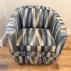 Haverty’s Shiloh Accent Barrel  Swivel Chair