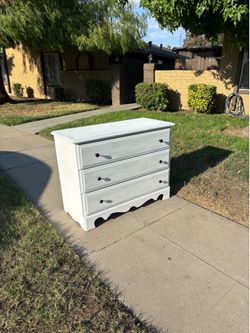 Dresser
