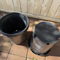 Set Of Two Black Plastic Plant Pots. 17” Tall, Great Condition Planting Pots 