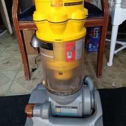 Dyson DC14  HD Vacuum Cleaner 