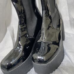 Mini Boots Size 6 