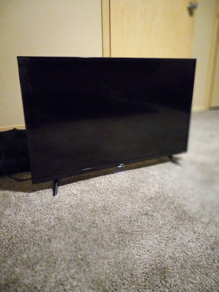 TCL - 32" Full HD LED Smart Roku TV