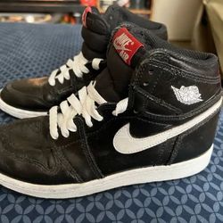 Air Jordan 1 Retro High Yin Yang (Size 4Y)