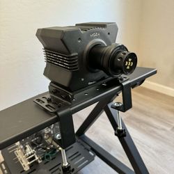 Moza R9 Wheel Base And Pedals