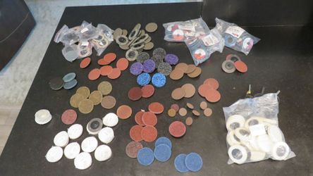 Large Lot of Abrasive Sanding Discs Mixed