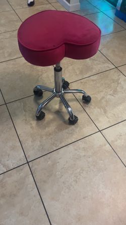 Vanity heart chair