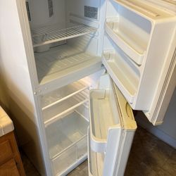 Refrigerator For Sale. Need Gone This Weekend.  $75