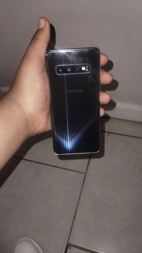 SAMSUNG GALAXY S10