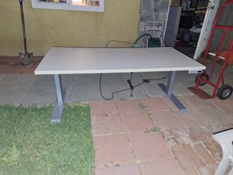 Oscilating work Dezkor work tabledesk workbench.
By work light