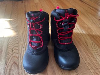 Kids snow boots size 1