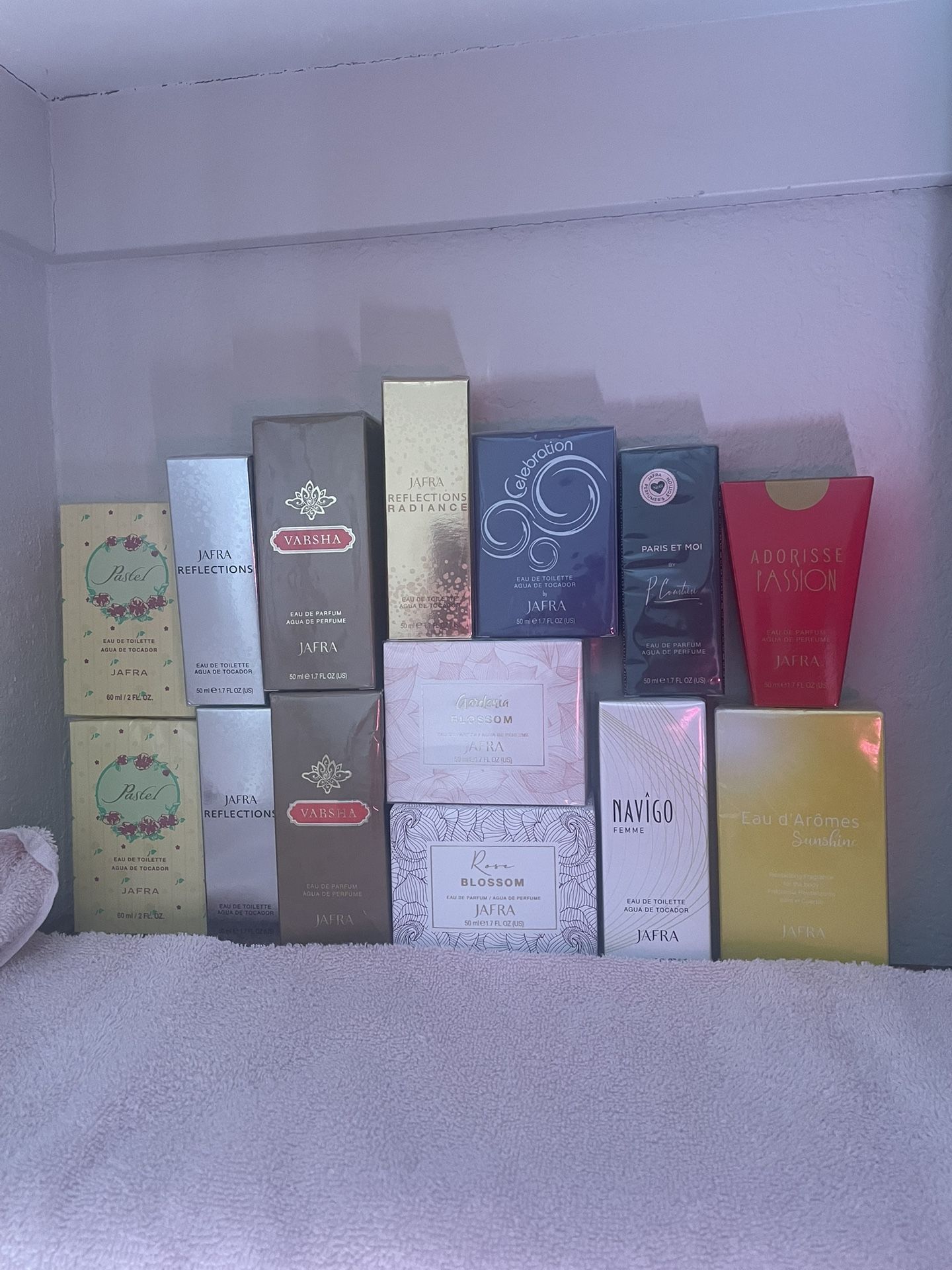 Perfumes De Jafra $25 