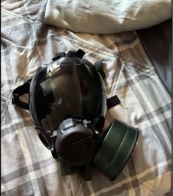 Gas Mask MSA Millenium with tinted lens, Canister Filter and Voice Amplifier