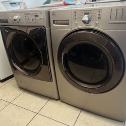 Kenmore Washer And Gas Dryer set 
