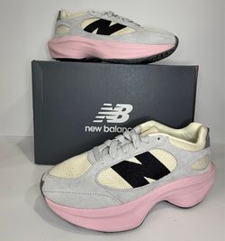 New Balance WRRPD  Grey Pink Trainers Men's 10 Women's 11.5