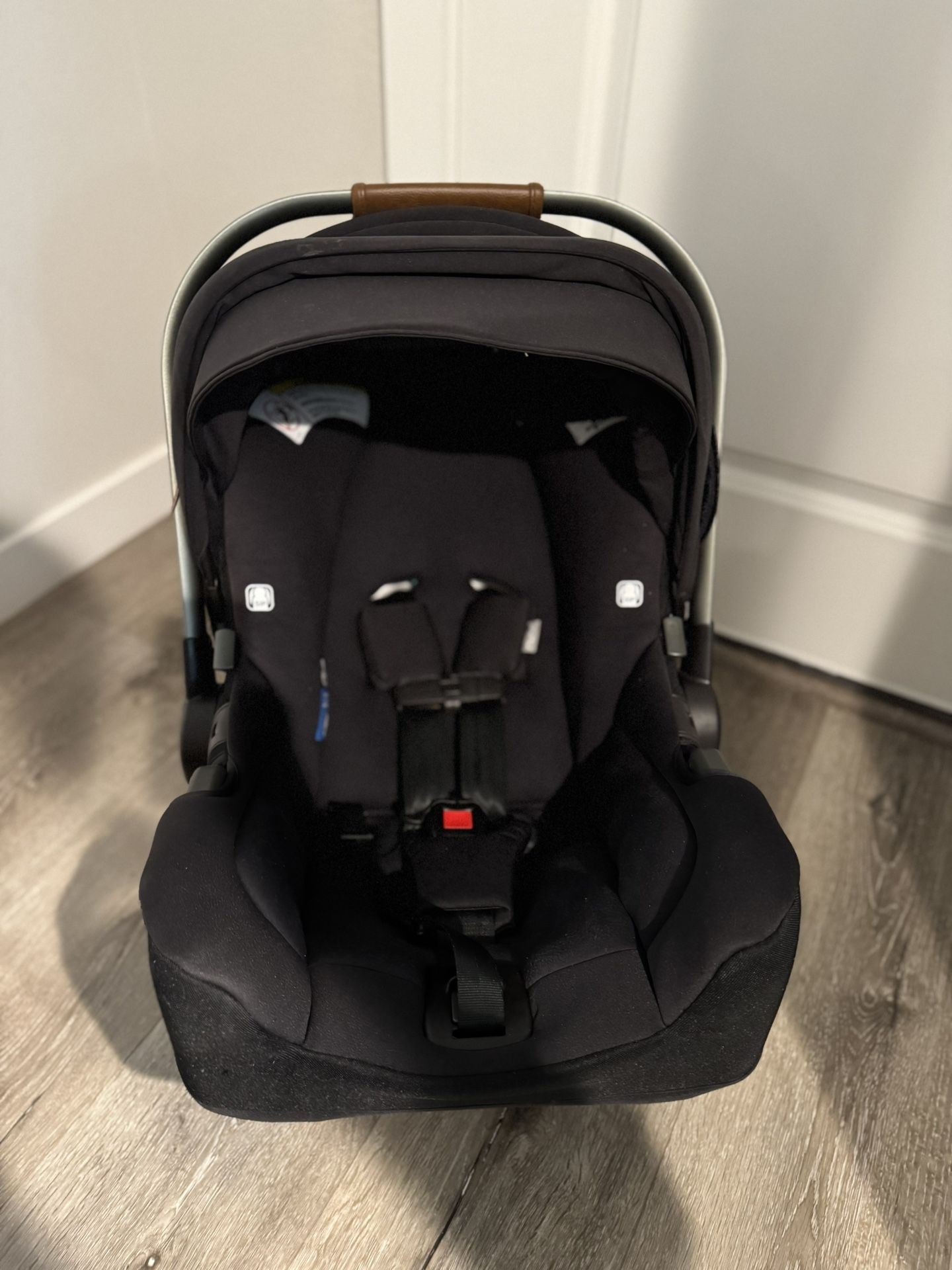 Nuna Car seat $100
