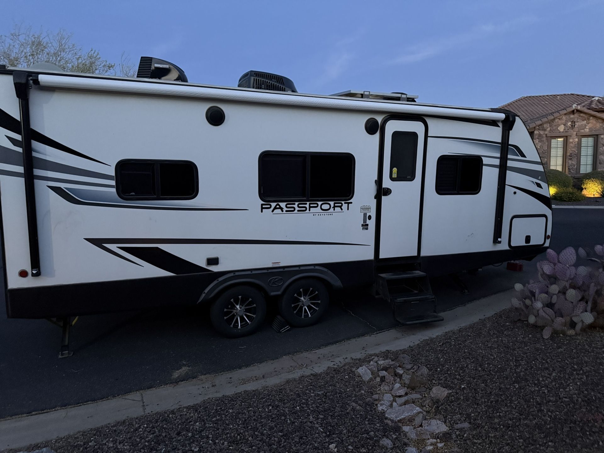 2022 27ft Travel Trailer