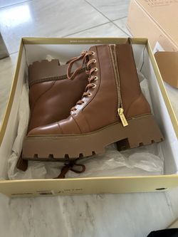 Michael Kors Boots Size 7.5