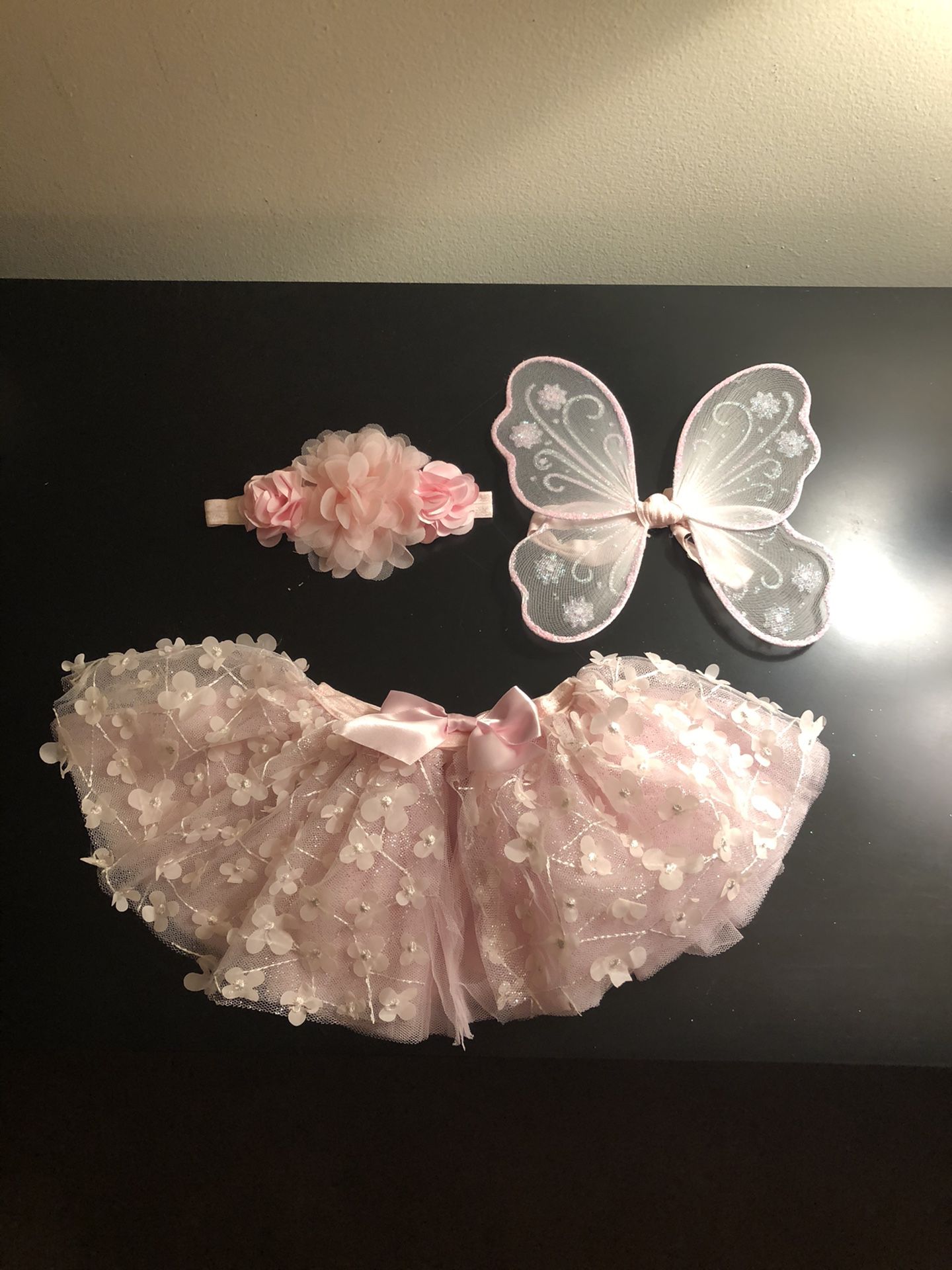Like new’ 0-12 baby costume. Perfect condition