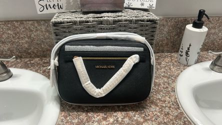 New Wrapped Up Michael Kors Crossbody Handbag For Sale.. 