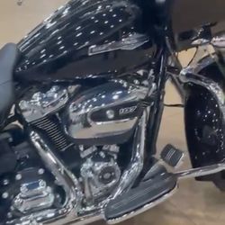 HARLEY DAVIDSON ROAD GLIDE 2021