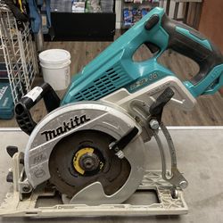Makita 18V Double Battery Circular Saw 