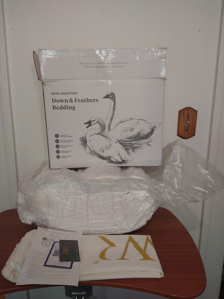 Hotel Collection Down & Feathers Bedding (Brand new compressed)
