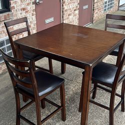 Kitchen Table And Four Chairs 