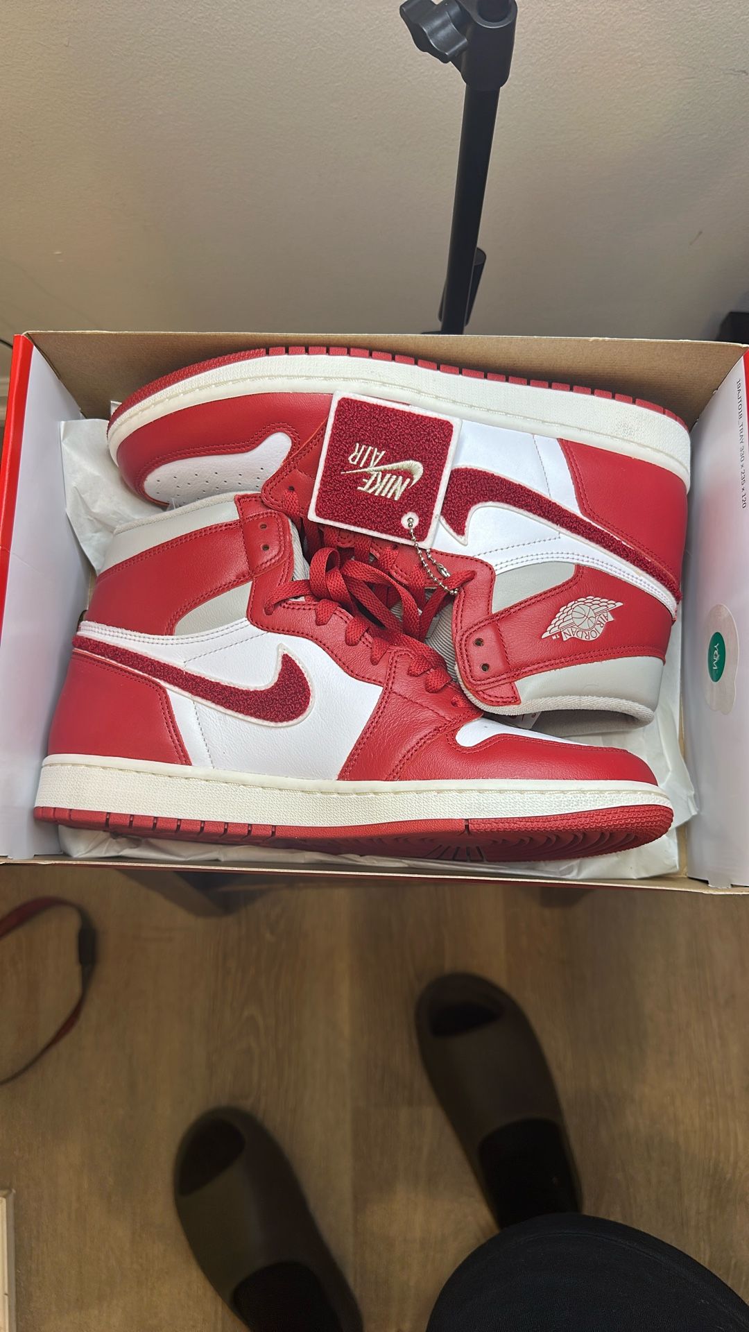 Jordan 1 High Varsity Red