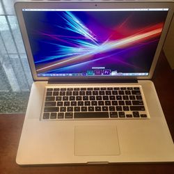 MacBook Pro 15.4” intel QuadCore i7 Chip