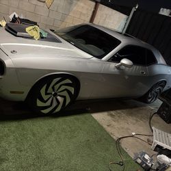 Dodge Challenger 