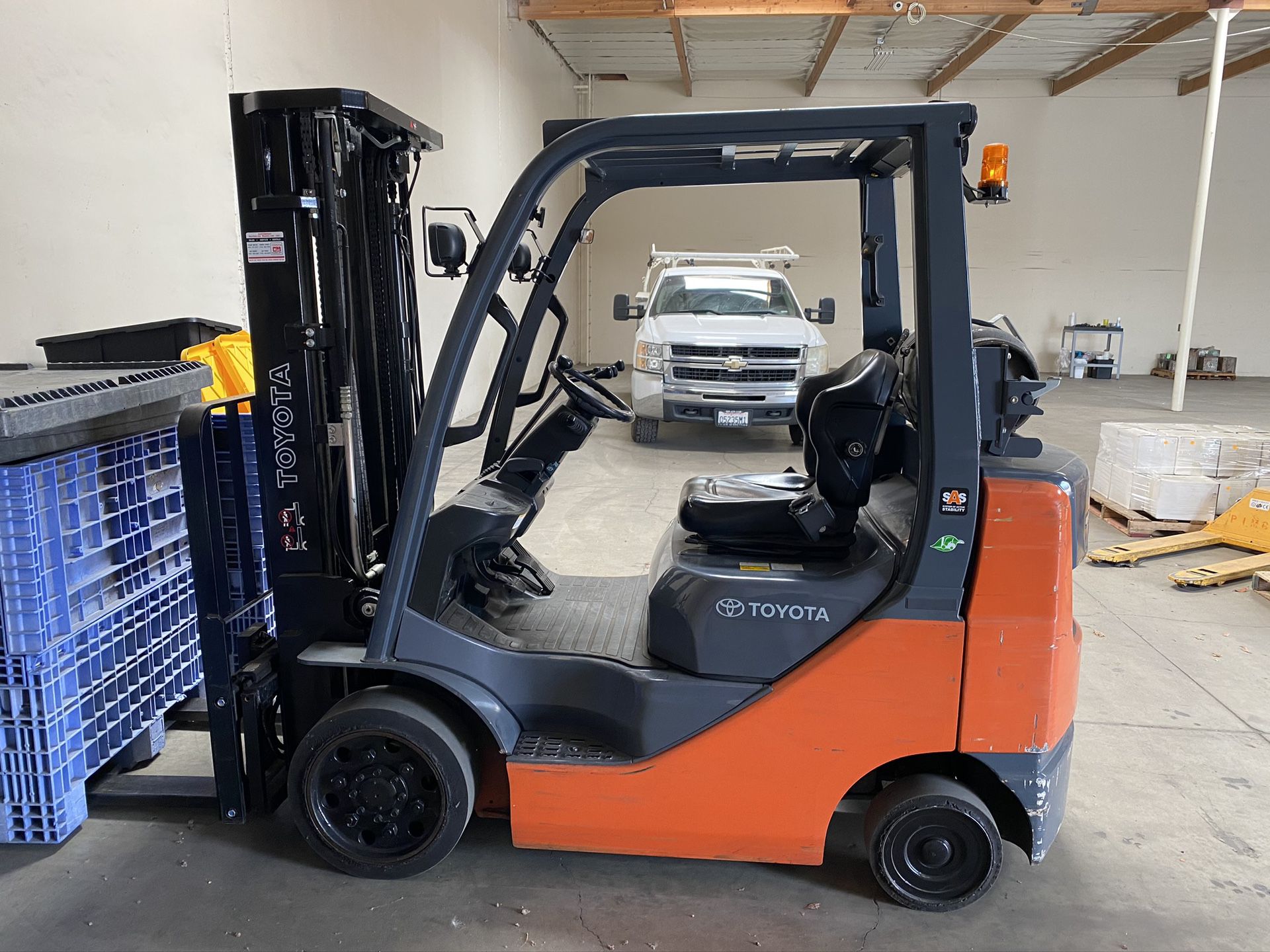 Toyota Forklift 8FGCU25 Like new 1515 hrs. Has been on factory service plan since new
