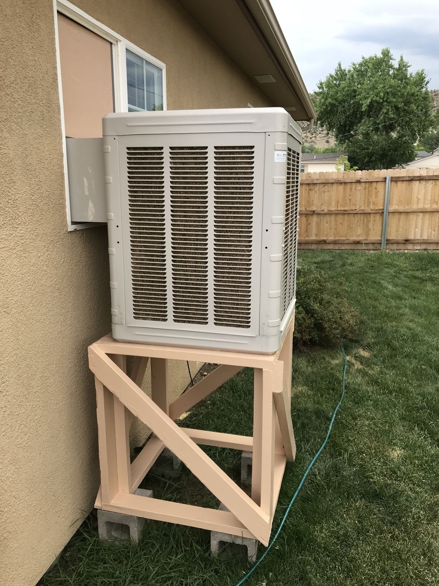 Offerup Brisa Brand Evaporative Air Window Cooler Swamp Cooler